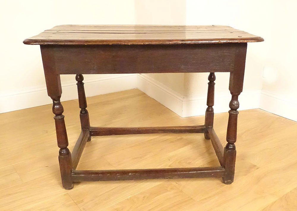 English Lowboy Table In Carved Oak, England, George I Period, 18th Century-photo-7