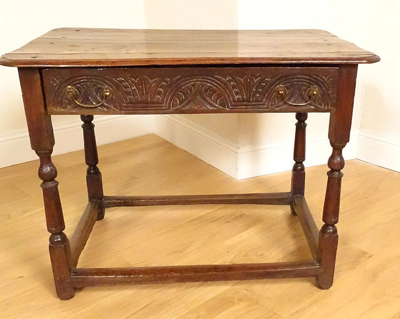 English Lowboy Table In Carved Oak, England, George I Period, 18th Century