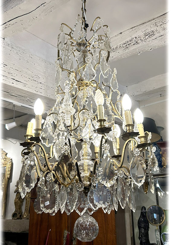 Lustre 12 feux bronze cristal taillé pampilles pendeloques couteaux XIXème