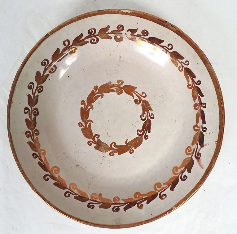 Round Hispano-moresque Earthenware Dish, Manises, Spain, Floral Reflections, 19th Century