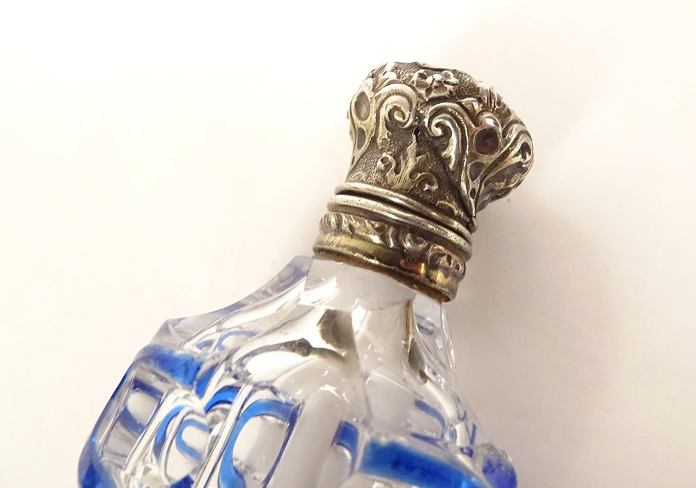 Flacon à sels cristal taillé Overlay bleu argent massif métal XIXème siècle-photo-4