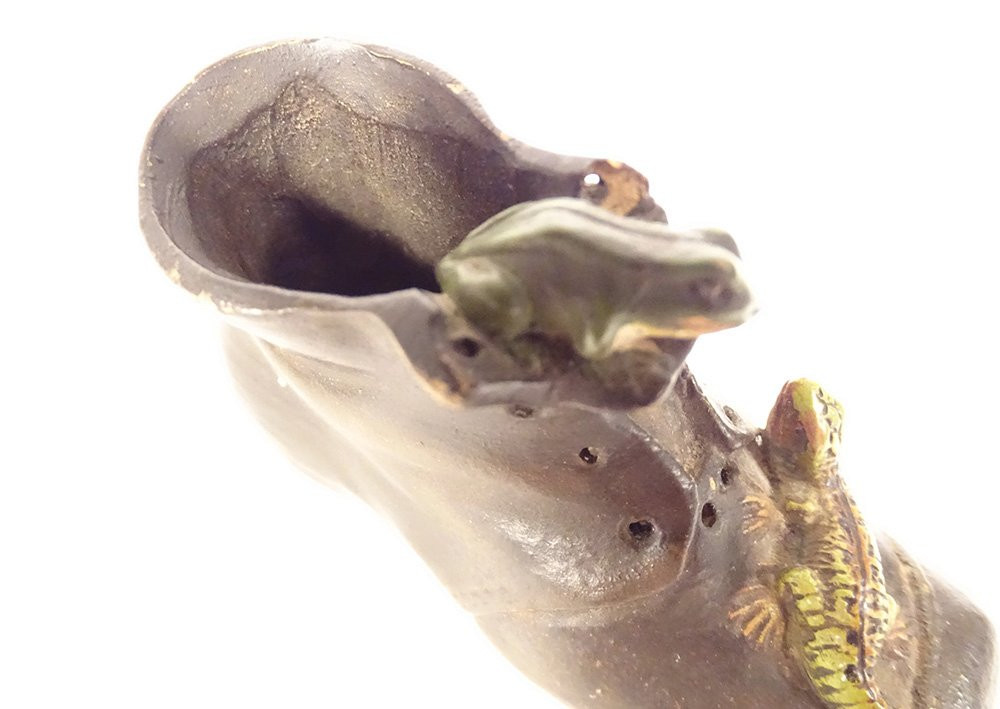 Petite sculpture chaussure soulier grenouille lézard terre cuite XIXème-photo-3