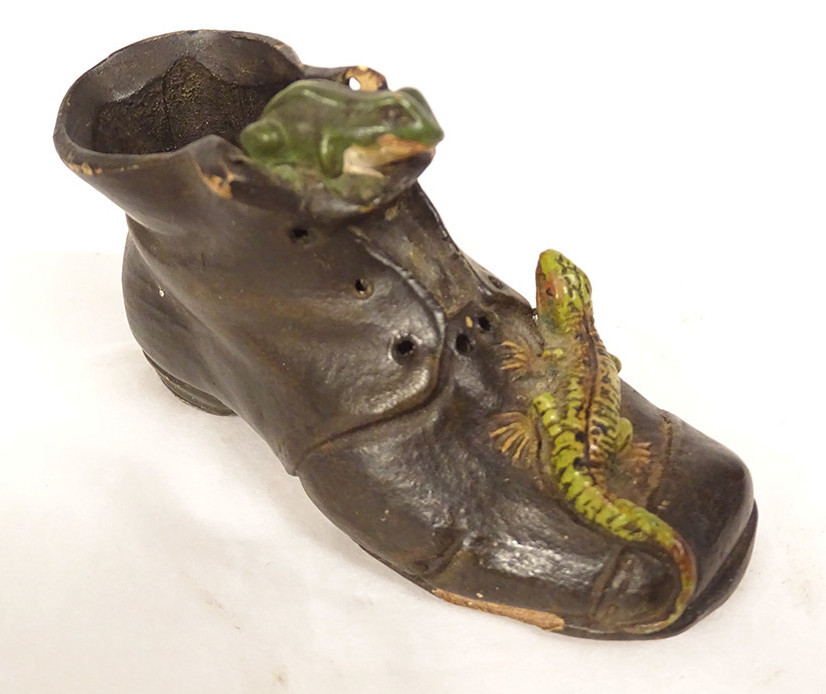 Petite sculpture chaussure soulier grenouille lézard terre cuite XIXème