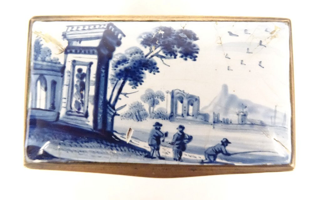 Small Enamel Box With A Landscape Of Ruins And Brass Figures, 18th Century Coat Of Arms.-photo-2