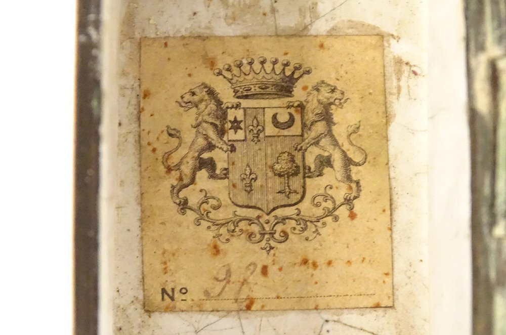 Small Enamel Box With A Landscape Of Ruins And Brass Figures, 18th Century Coat Of Arms.-photo-8