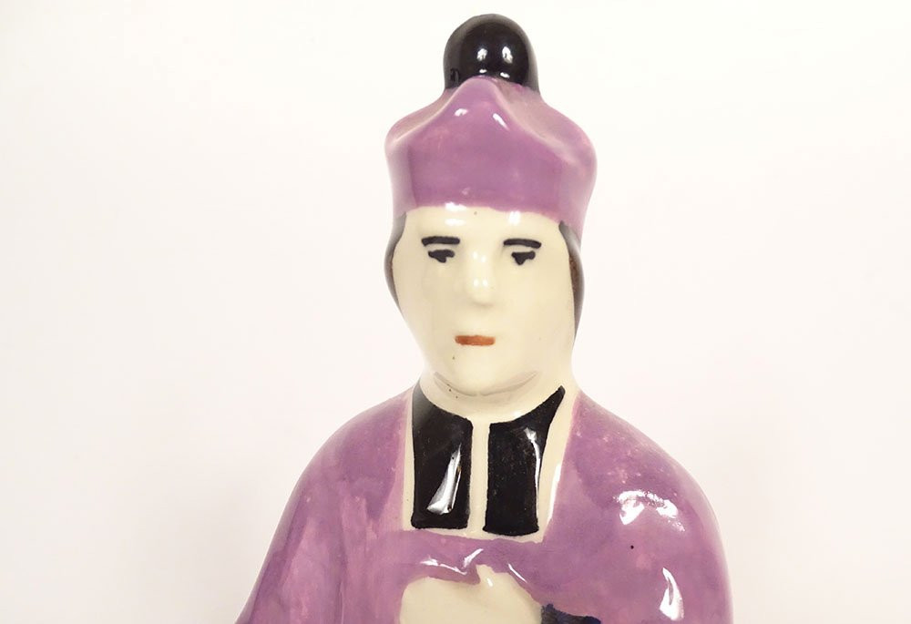 Statuette faïence HB Quimper Saint-Yves patron avocat bourse XXème siècle-photo-2