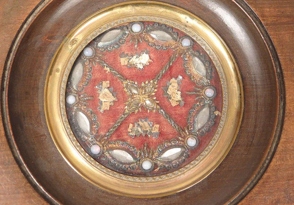 Reliquaire cadre bois Saints cabochons nacre fleurs XIXè-photo-2