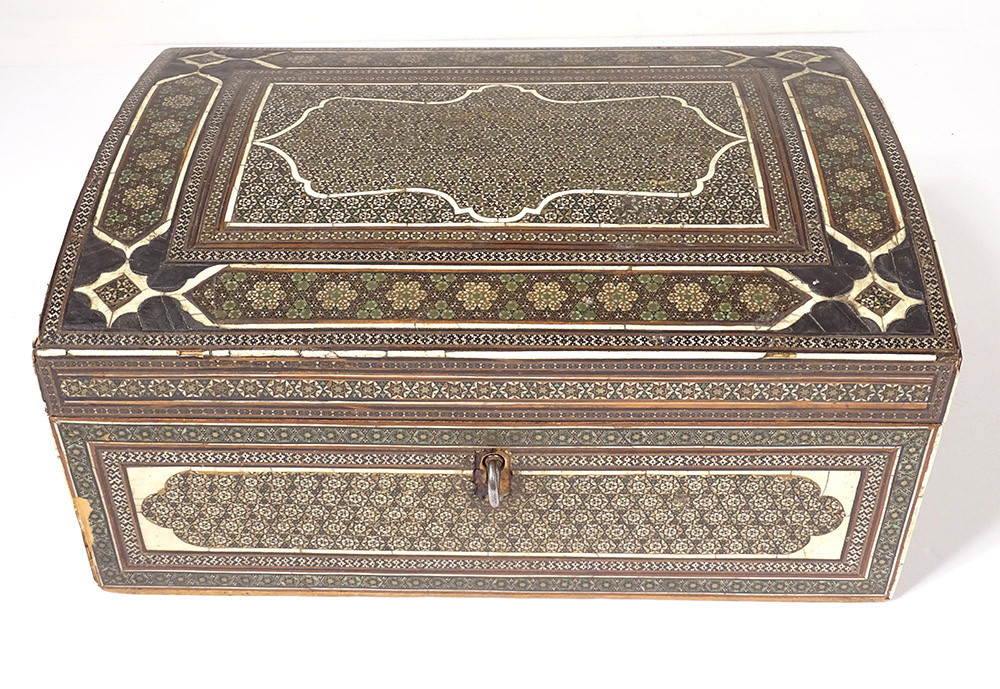 Coffret perse marqueterie Khatam Kari étoiles bois Moyen-Orient XVIIIème