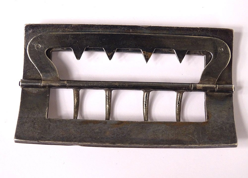 Solid Silver Hat Buckle With Colored Garnet Cabochons Early 20th Century-photo-2