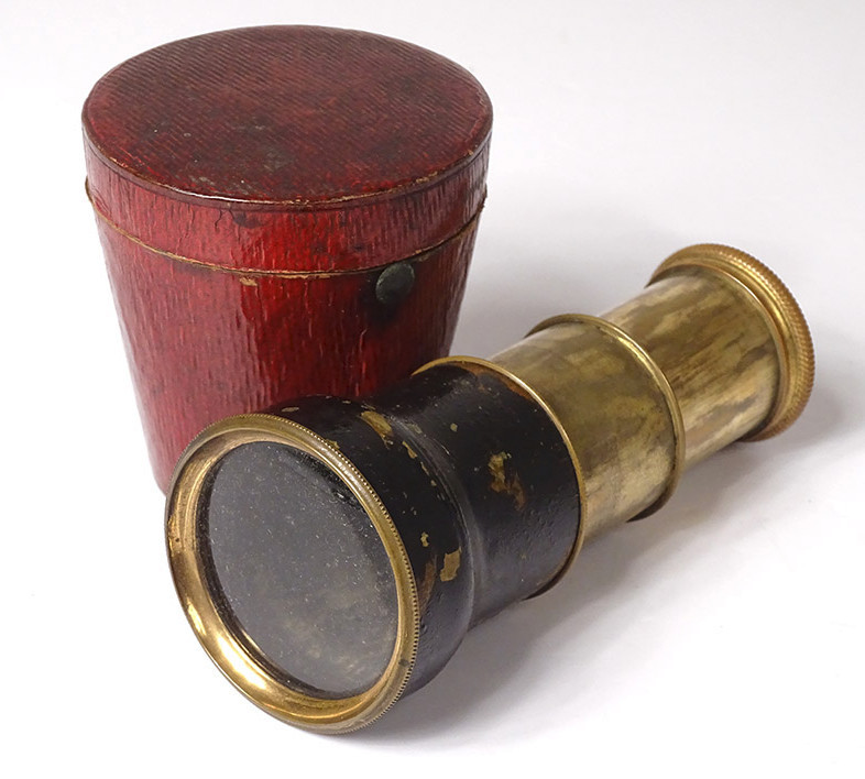 Jumelle lorgnette de théâtre laiton doré Napoléon III étui cuir XIXè siècle