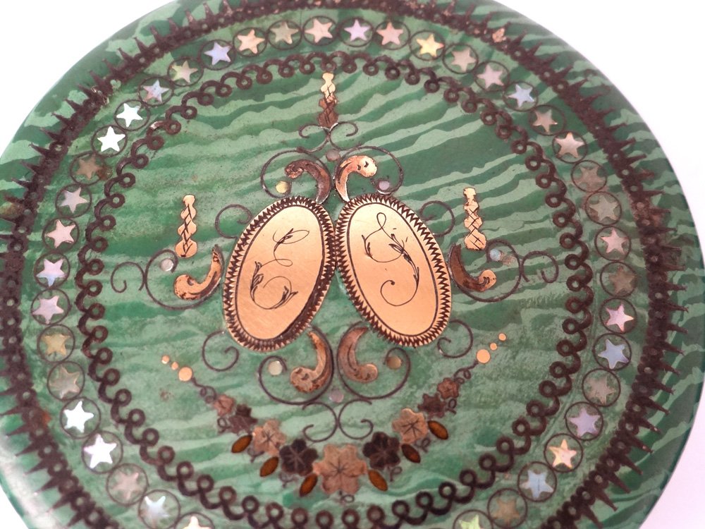 Boîte ronde malachite laiton doré nacre étoiles monogramme XIXème siècle-photo-3