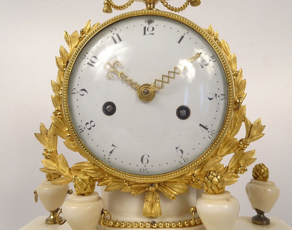 Louis XVI Portico Clock With White Marble Columns, Gilt Bronze Vases, 18th Century-photo-3