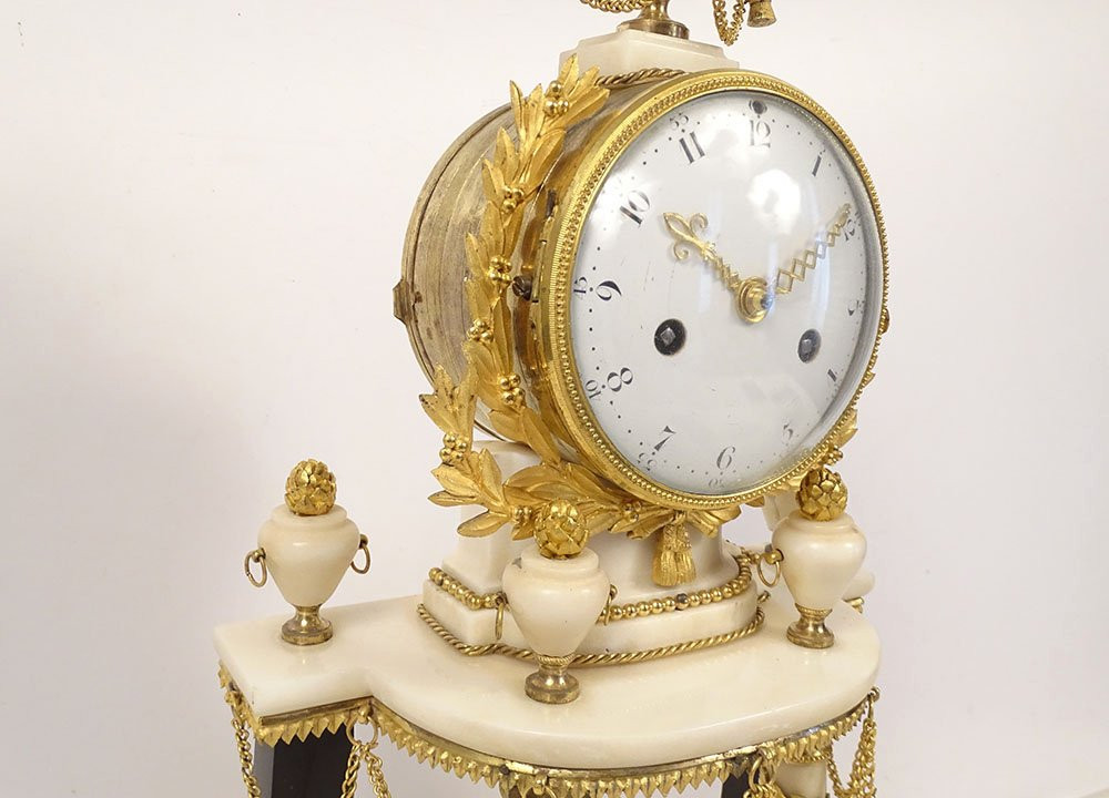 Louis XVI Portico Clock With White Marble Columns, Gilt Bronze Vases, 18th Century-photo-5