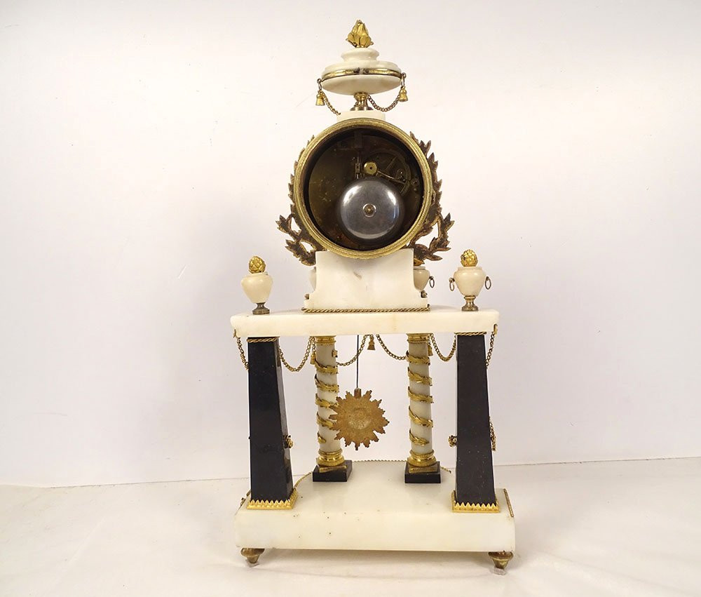 Louis XVI Portico Clock With White Marble Columns, Gilt Bronze Vases, 18th Century-photo-6