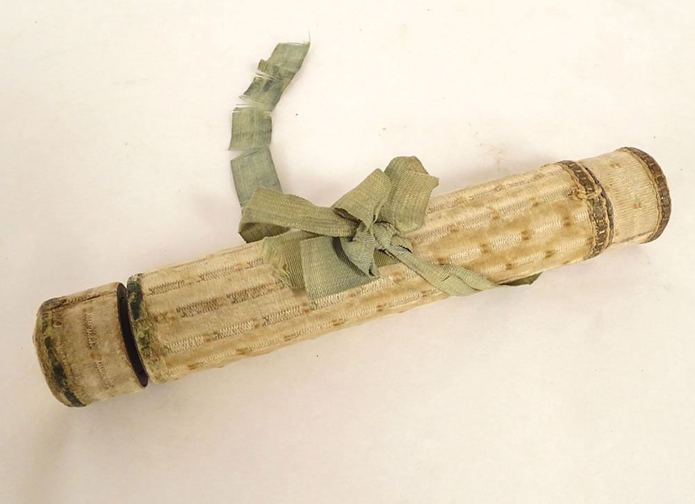 Etui à billet doux message tissu nœud plomb bois fin XVIIIème siècle