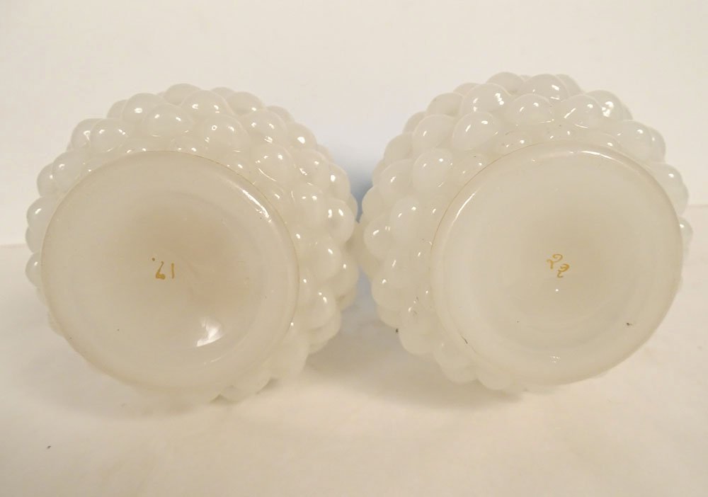 Pair Of White And Blue Opaline Pineapple Vases By Baccarat, With Napoleon III-style Gilding, 19th Century-photo-2