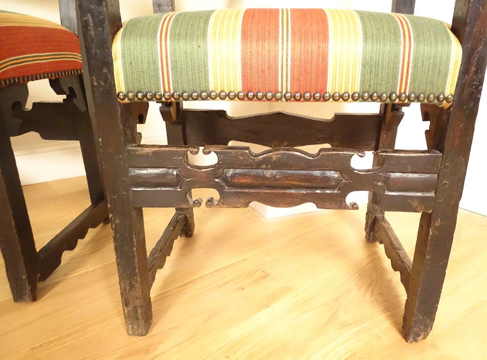 Paire fauteuils espagnols chaises à bras chêne sculpté Haute Epoque XVIIème-photo-3