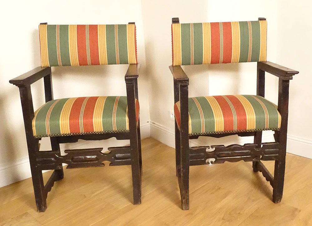 Paire fauteuils espagnols chaises à bras chêne sculpté Haute Epoque XVIIème