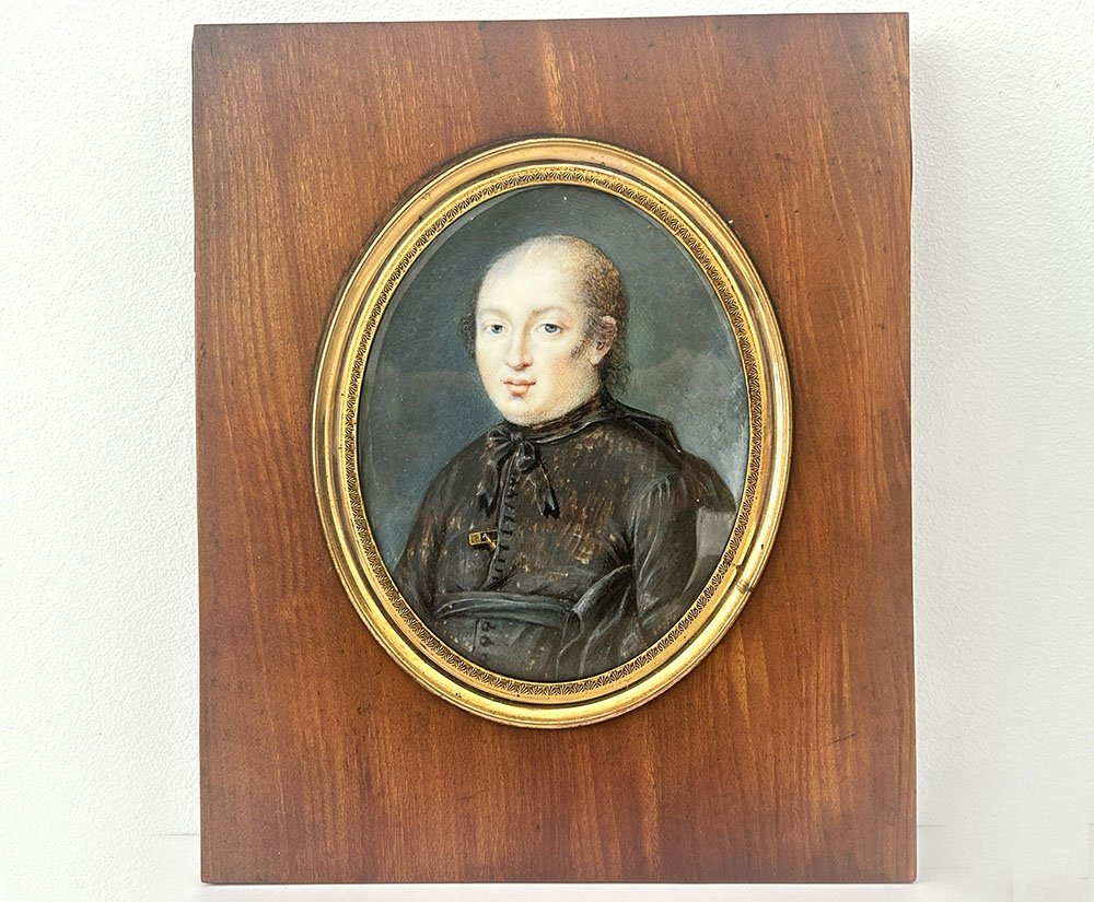 Miniature peinte portrait prêtre ecclésiastique cadre bois début XIXème