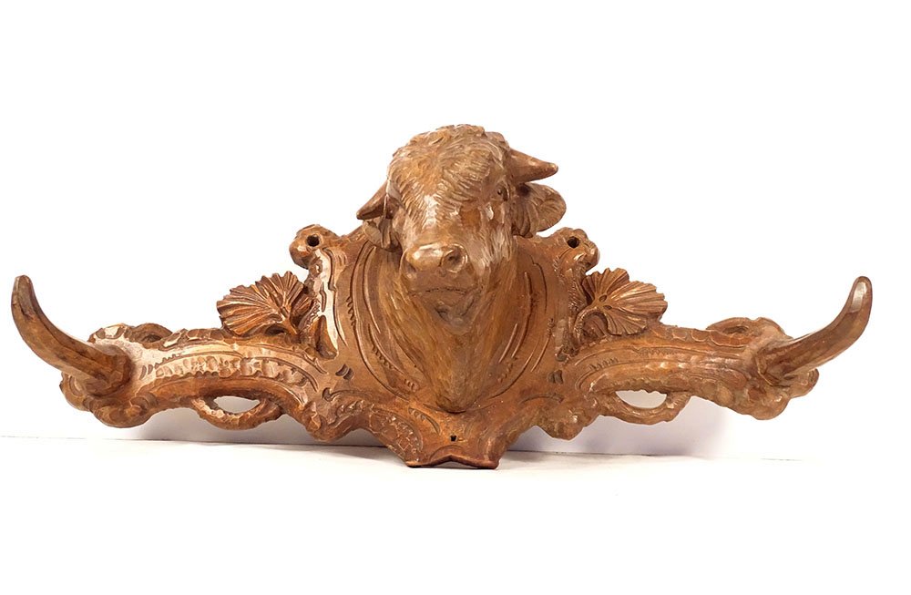 19th-century Black Forest Wooden Sculpture Hat Rack And Coat Rack With Ox Head