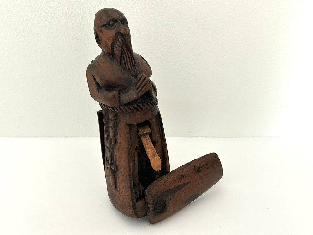 Erotic, Risqué Snuff Box, Carved Wood, Depicting A Praying Monk; 19th-century Folk Art-photo-3