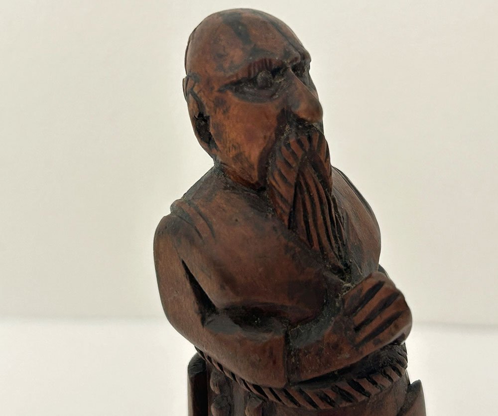 Erotic, Risqué Snuff Box, Carved Wood, Depicting A Praying Monk; 19th-century Folk Art-photo-4