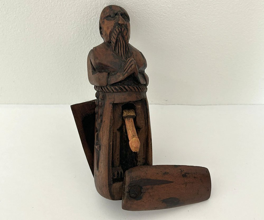 Erotic, Risqué Snuff Box, Carved Wood, Depicting A Praying Monk; 19th-century Folk Art-photo-2