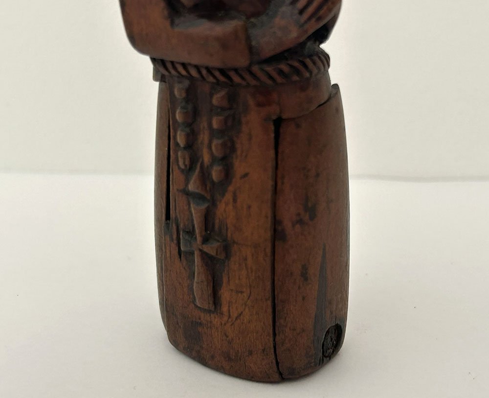 Erotic, Risqué Snuff Box, Carved Wood, Depicting A Praying Monk; 19th-century Folk Art-photo-4
