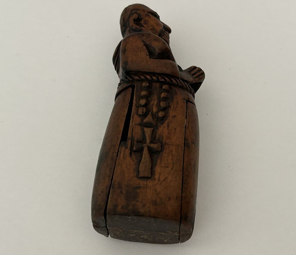 Erotic, Risqué Snuff Box, Carved Wood, Depicting A Praying Monk; 19th-century Folk Art-photo-7