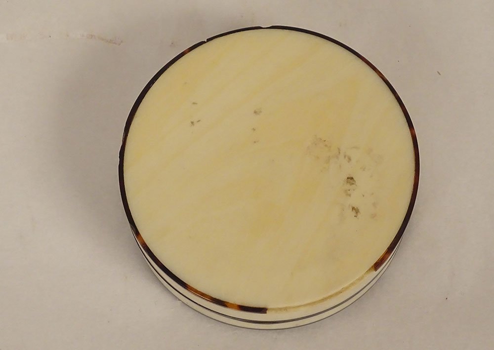 Miniature Ivory Tortoiseshell Round Box Painted With A Portrait Of Marie Antoinette, 18th Century-photo-5