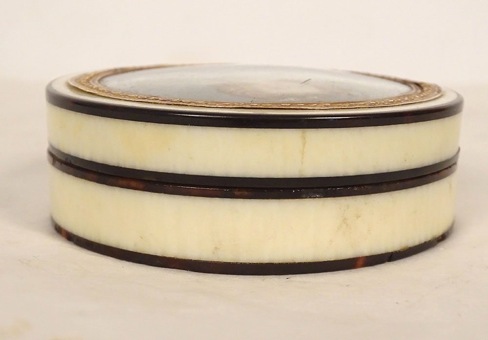 Miniature Ivory Tortoiseshell Round Box Painted With A Portrait Of Marie Antoinette, 18th Century-photo-8