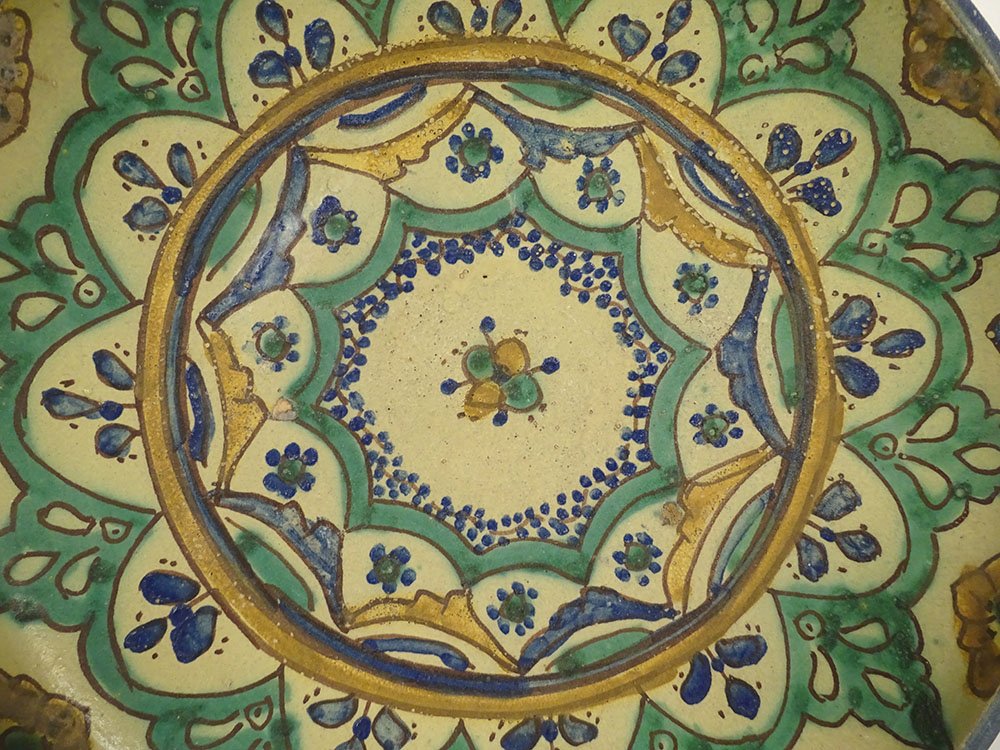 Large Round Polychrome Earthenware Dish With Rosette And Floral Motifs, Morocco, Maghreb, Fez, Late 19th Century-photo-3