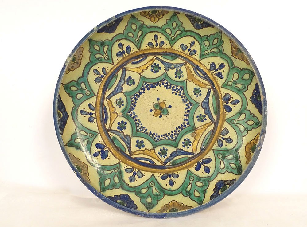 Large Round Polychrome Earthenware Dish With Rosette And Floral Motifs, Morocco, Maghreb, Fez, Late 19th Century
