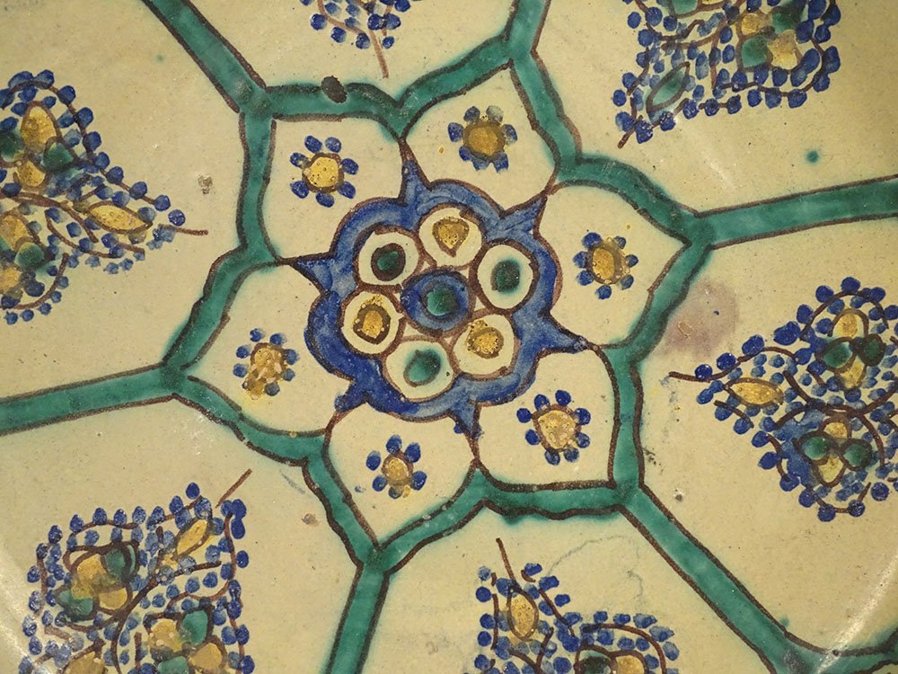 Large Round Polychrome Earthenware Dish With Rosette And Floral Motifs, Morocco, Maghreb, Fez, Late 19th Century-photo-3