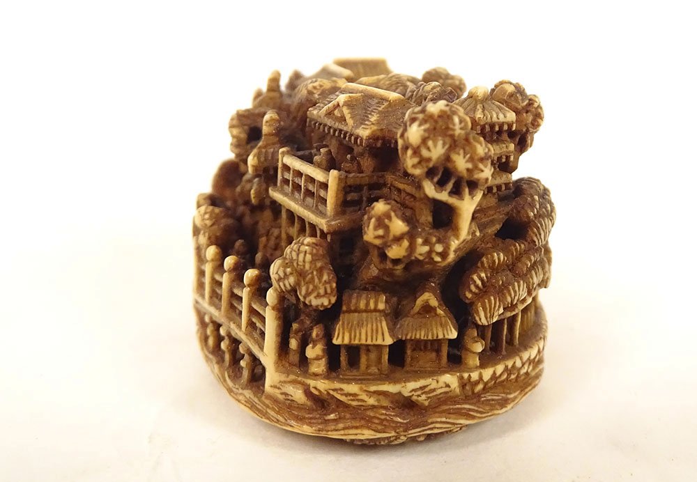Carved Ivory Netsuke Signed By Kagetoshi, Depicting A Miniature Temple, Edo, Japan, 19th Century-photo-2