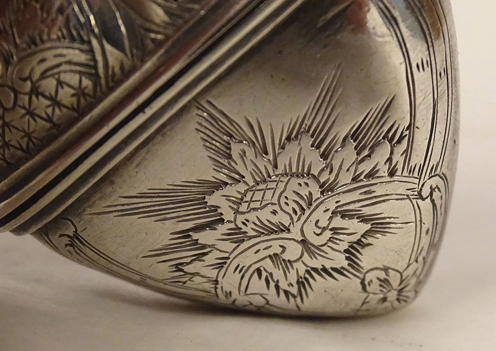 Small Solid Silver Heart-shaped Box, Used As A Reliquary And Vinegar Bottle, 17.37 G, 19th Century-photo-3