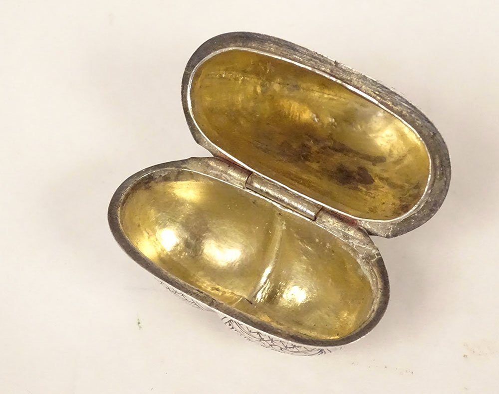 Small Solid Silver Heart-shaped Box, Used As A Reliquary And Vinegar Bottle, 17.37 G, 19th Century-photo-1