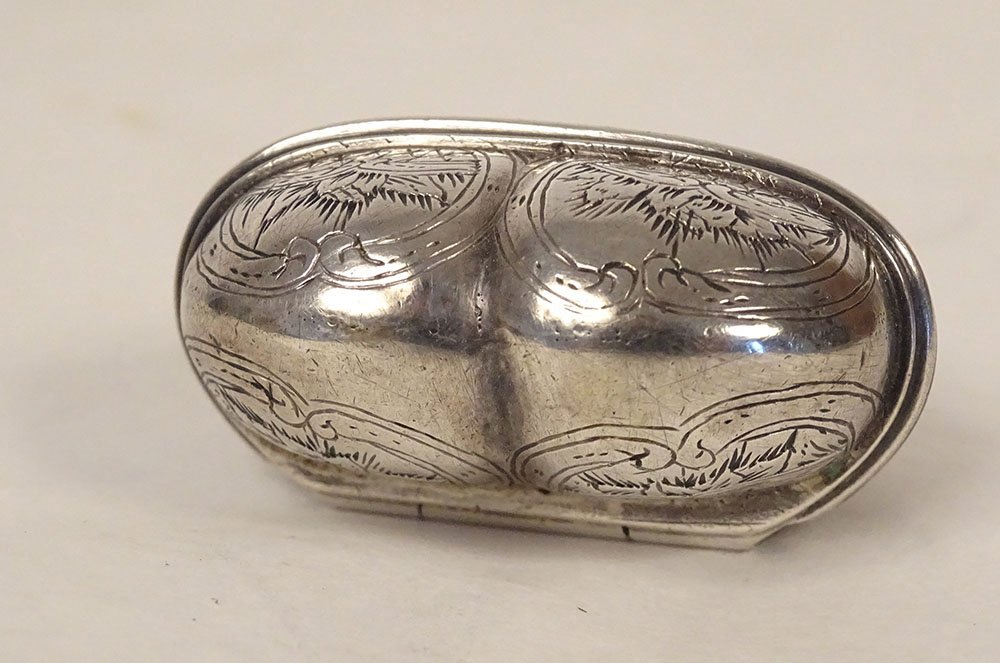 Small Solid Silver Heart-shaped Box, Used As A Reliquary And Vinegar Bottle, 17.37 G, 19th Century-photo-2