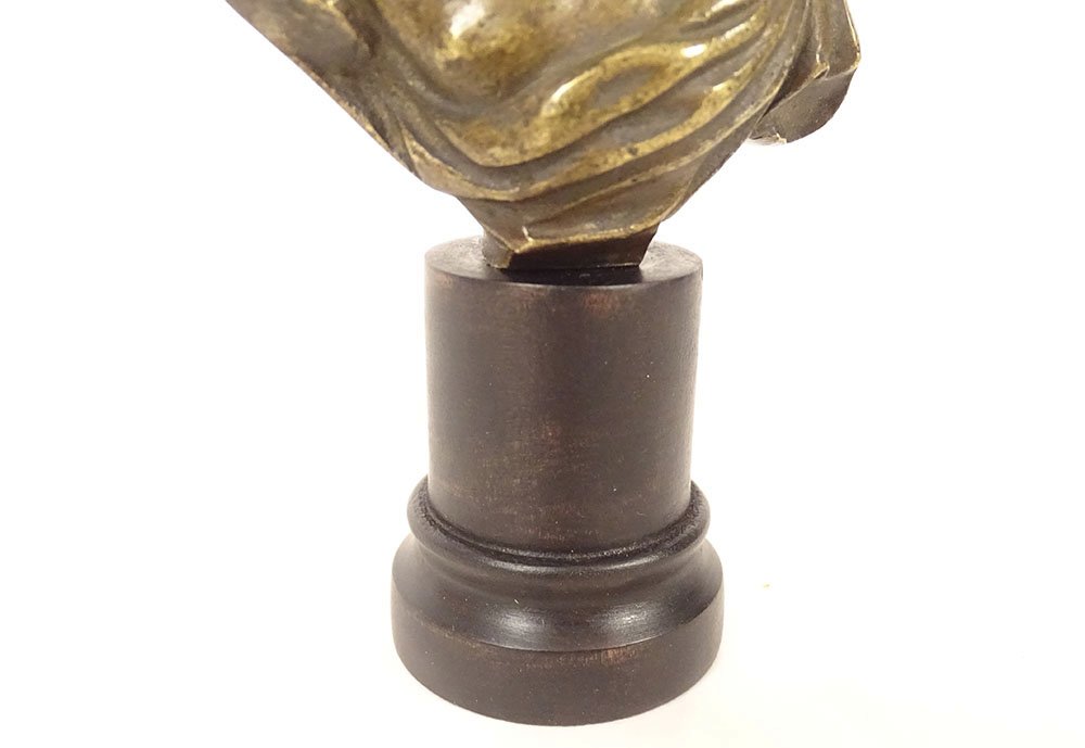 Small Bronze Sculpture Of An Ancient Woman's Bust Wearing A Laurel Wreath, An Allegory From The 18th Century-photo-3