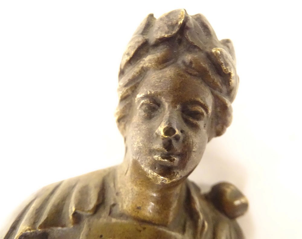 Small Bronze Sculpture Of An Ancient Woman's Bust Wearing A Laurel Wreath, An Allegory From The 18th Century-photo-3