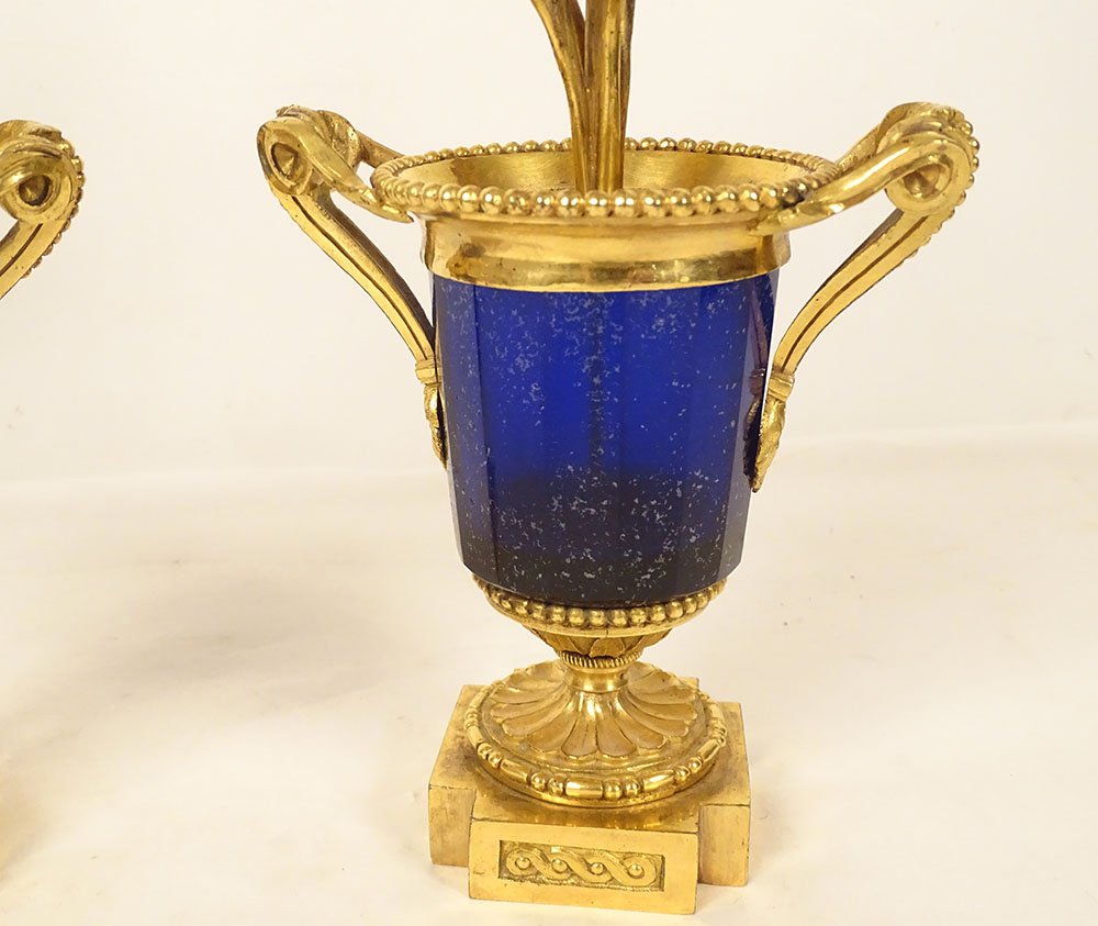Paire bougeoirs Louis XVI vases cristal bleu bronze doré fleurs roses 18è-photo-3