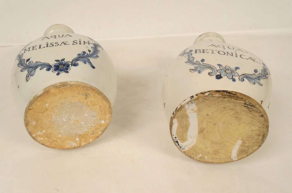 Pair Of Nevers Earthenware Pharmacy Jars In A Monochrome Palette Featuring Lemon Balm And Betony, 18th Century-photo-8
