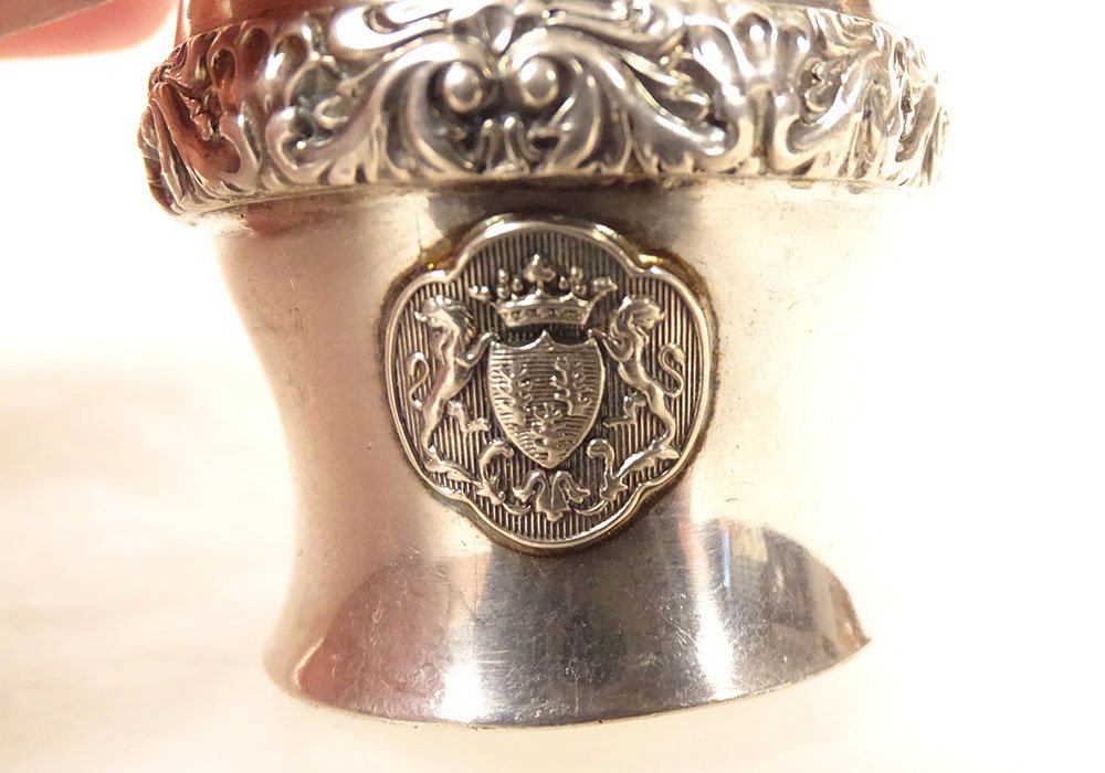 Solid Silver Egg Cup, Vieillard Paris, With Embossed Coat Of Arms Decoration, 19th Century-photo-4