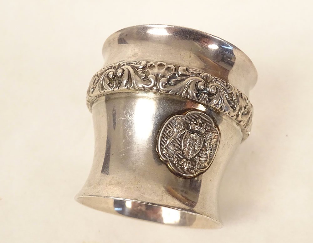 Solid Silver Egg Cup, Vieillard Paris, With Embossed Coat Of Arms Decoration, 19th Century-photo-6