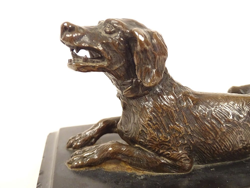 Presse-papier sculpture bronze chien chasse couché marbre noir XIXè siècle-photo-3