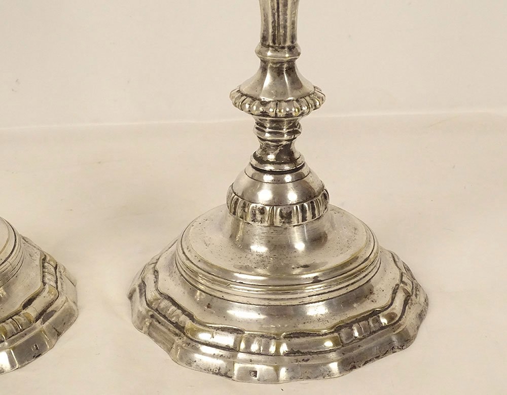 Pair Of Regency-style Candlesticks In Silver-plated Metal, Crafted By A Silversmith In The Early 20th Century-photo-1