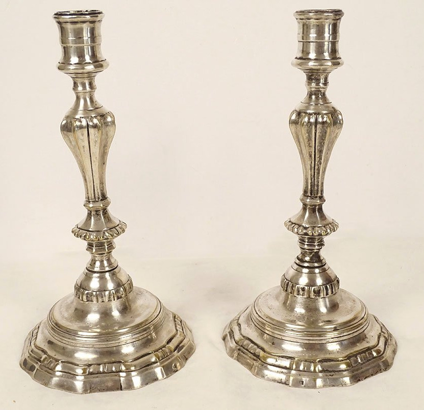 Pair Of Regency-style Candlesticks In Silver-plated Metal, Crafted By A Silversmith In The Early 20th Century