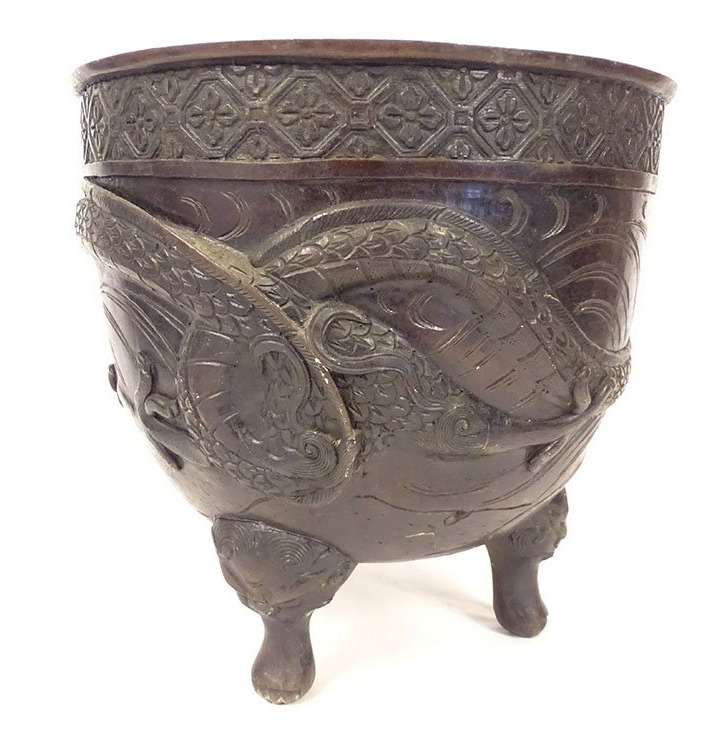 Large Bronze Dragon-patterned Taotie Planter Pot, Nomura, Kyoto, Japan, Meiji Period, 19th Century