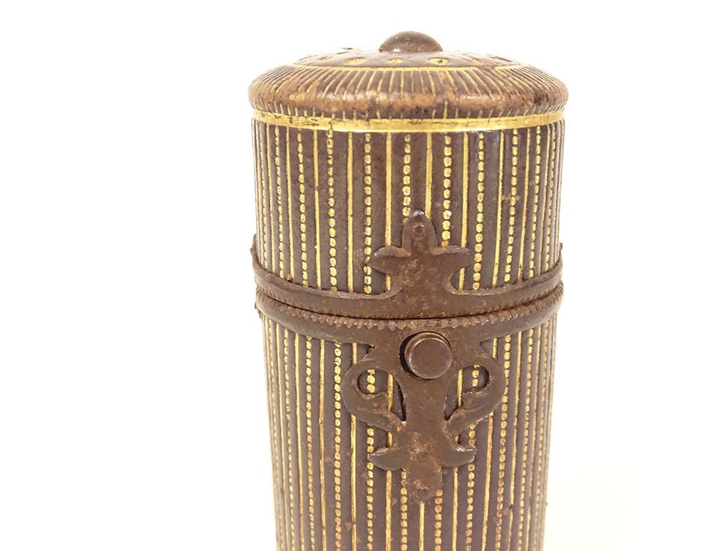 Boîte étui voyage cylindrique nécessaire parfum cuir doré fer XVIIIè siècle-photo-1
