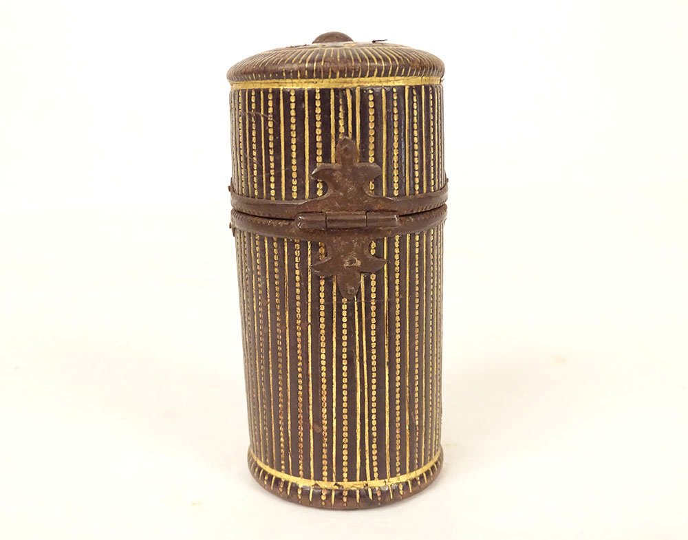 Boîte étui voyage cylindrique nécessaire parfum cuir doré fer XVIIIè siècle-photo-4